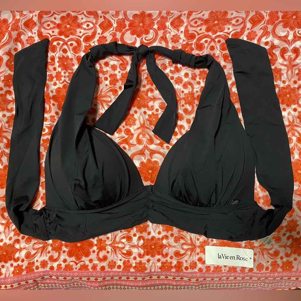 La Vie En Rose Black Halter Swimsuit Top
